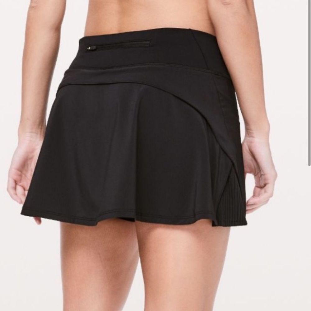 LULULEMON Off The Pleat Black Skirt